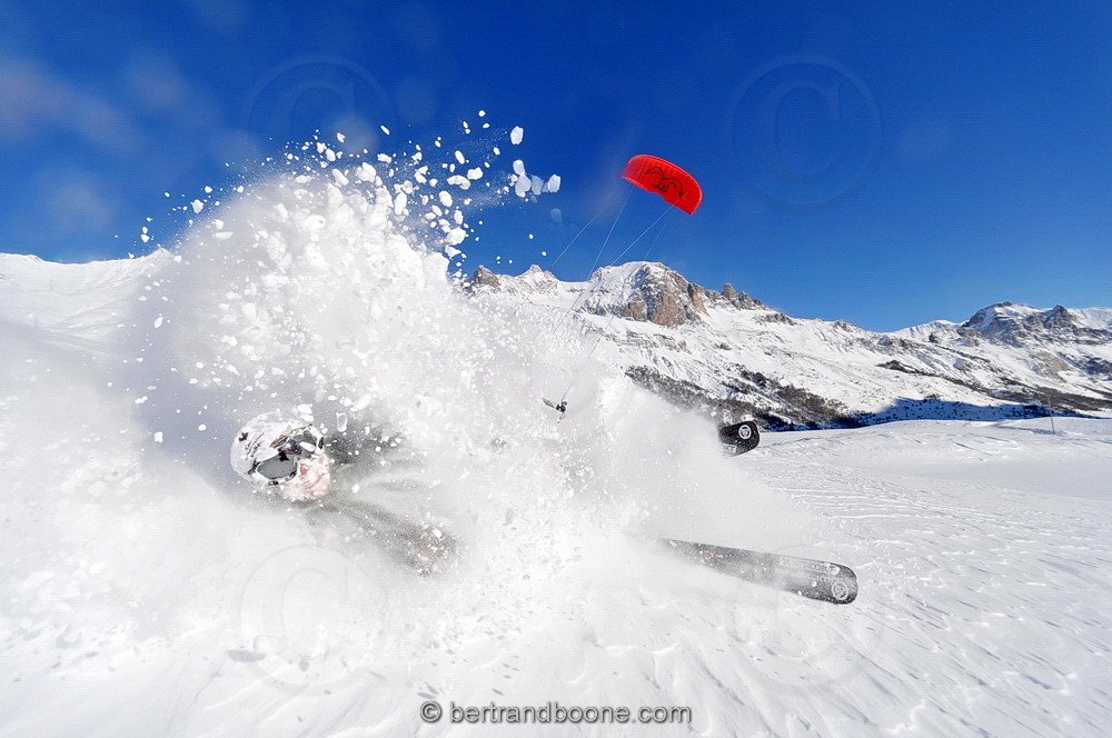 Jérome Josserand - snowkite au col du Lautaret (05)
